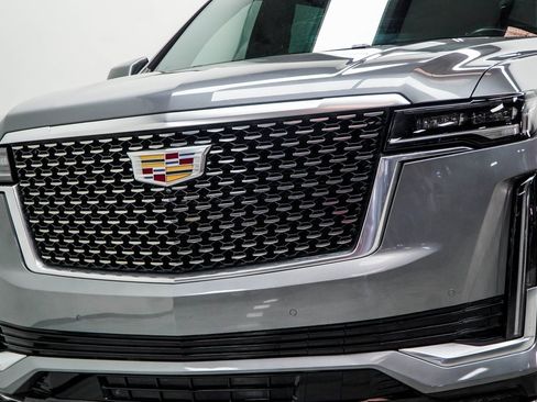 Used 2021 Cadillac Escalade Premium Luxury image 2