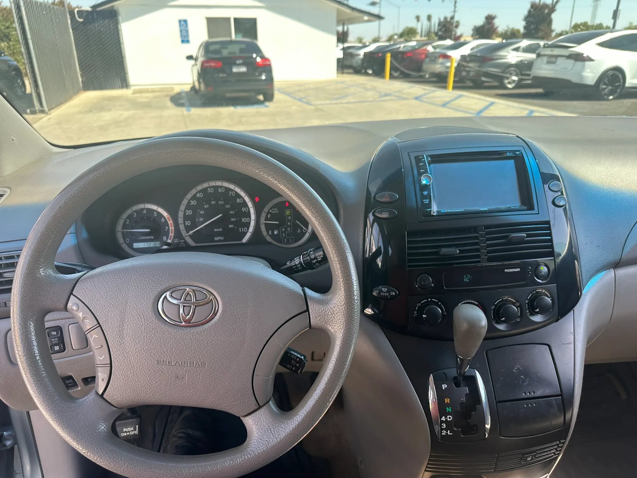 Used 2005 Toyota Sienna LE w/ LE Pkg 3 FWD image 26