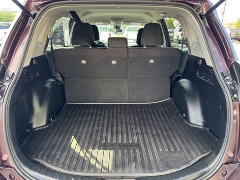 Used 2018 Toyota RAV4 LE w/ All Weather Liner Package AWD/4WD image 7