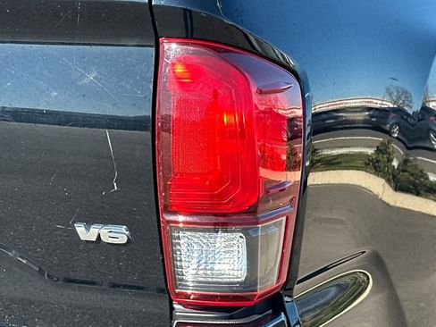 Certified 2022 Toyota Tacoma SR image 17