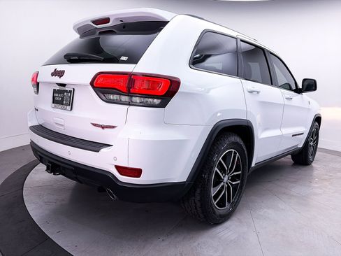 Used 2018 Jeep Grand Cherokee Trailhawk AWD/4WD image 15