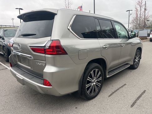 Used 2018 Lexus LX 570 4WD w/ Luxury Package image 7