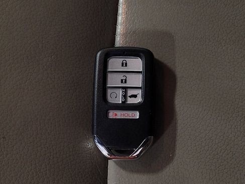 Used 2019 Honda Pilot Touring image 32