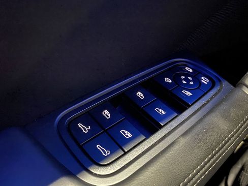 Used 2026 Porsche Cayenne AWD/4WD image 9