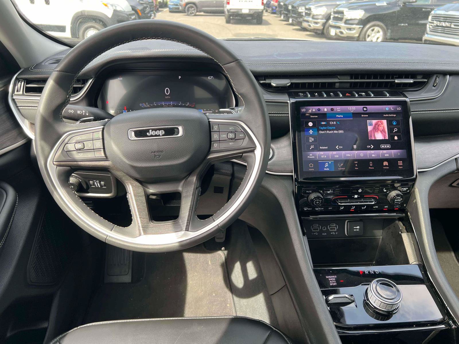 Used 2023 Jeep Grand Cherokee L Limited AWD/4WD image 17
