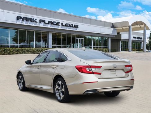 Used 2020 Honda Accord EX image 4