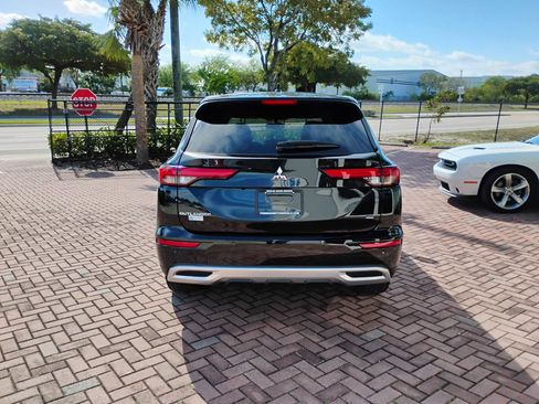 Used 2023 Mitsubishi Outlander SE image 75