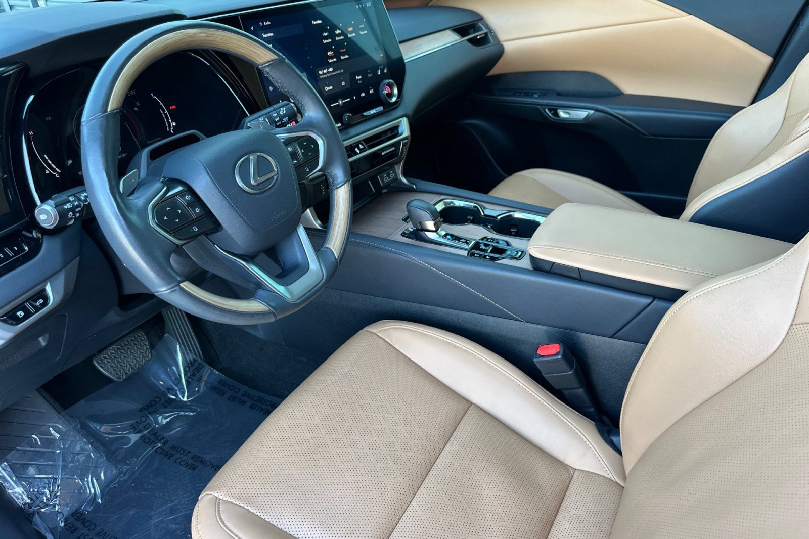Used 2024 Lexus RX 350 Premium Plus w/ Convenience Package AWD/4WD image 4