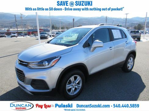 Used 2018 Chevrolet Trax LT w/ LT Convenience Package image 7