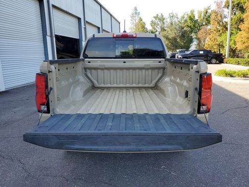 Used 2024 Chevrolet Colorado Z71 image 9