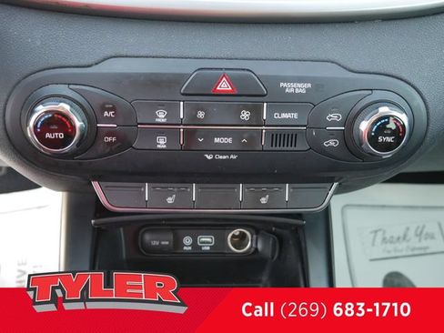 Used 2017 Kia Sorento FWD w/ LX Convenience Package image 29