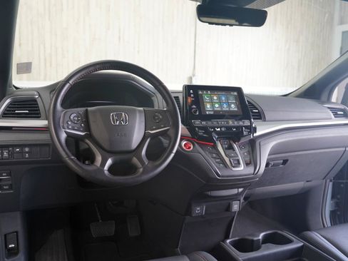 Used 2024 Honda Odyssey Sport image 11