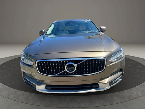 Used 2018 Volvo V90 T5 Cross Country w/ Convenience Package AWD/4WD image 2