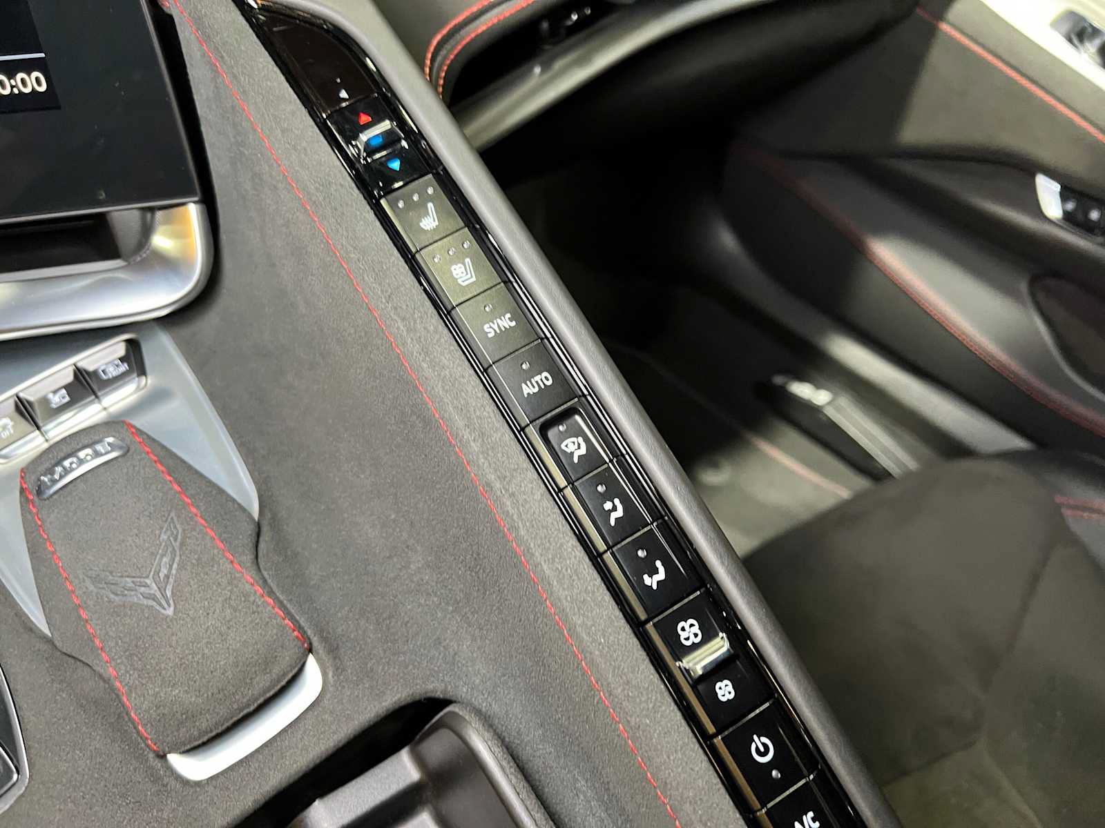 Used 2021 Chevrolet Corvette Stingray Premium Cpe w/ Z51 Performance Package RWD image 31