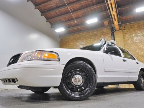 Used 2011 Ford Crown Victoria Police Interceptor RWD image 3