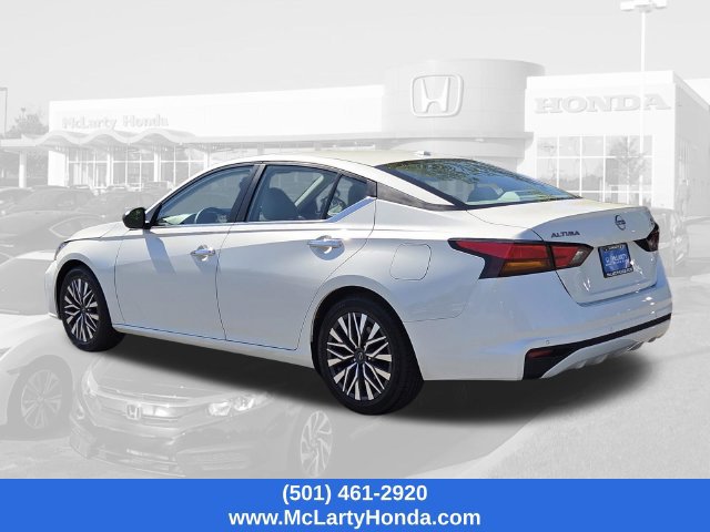 Used 2025 Nissan Altima 2.5 SV FWD image 3