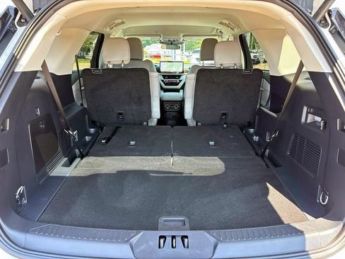Used 2026 Ford Explorer Active w/ Active Comfort Package AWD/4WD image 16