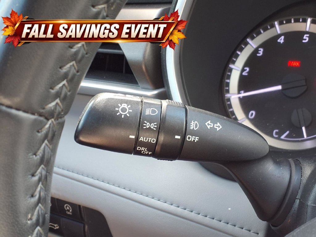Used 2023 Toyota Highlander XLE AWD/4WD image 18