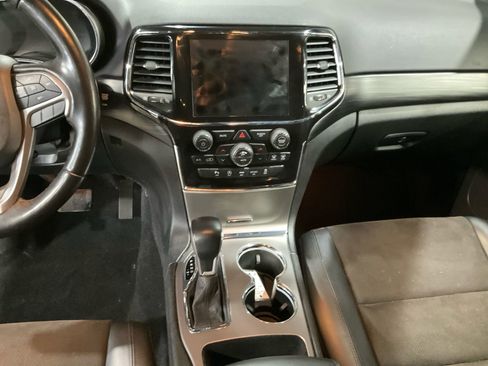 Used 2021 Jeep Grand Cherokee Laredo X image 11