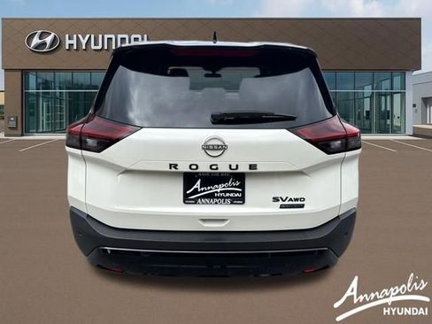 Used 2023 Nissan Rogue SV w/ SV Premium B Package image 4