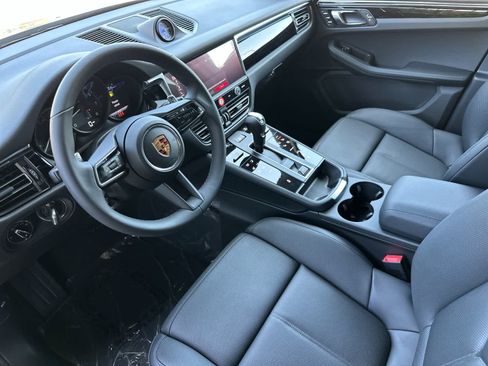 New 2026 Porsche Macan AWD/4WD image 4