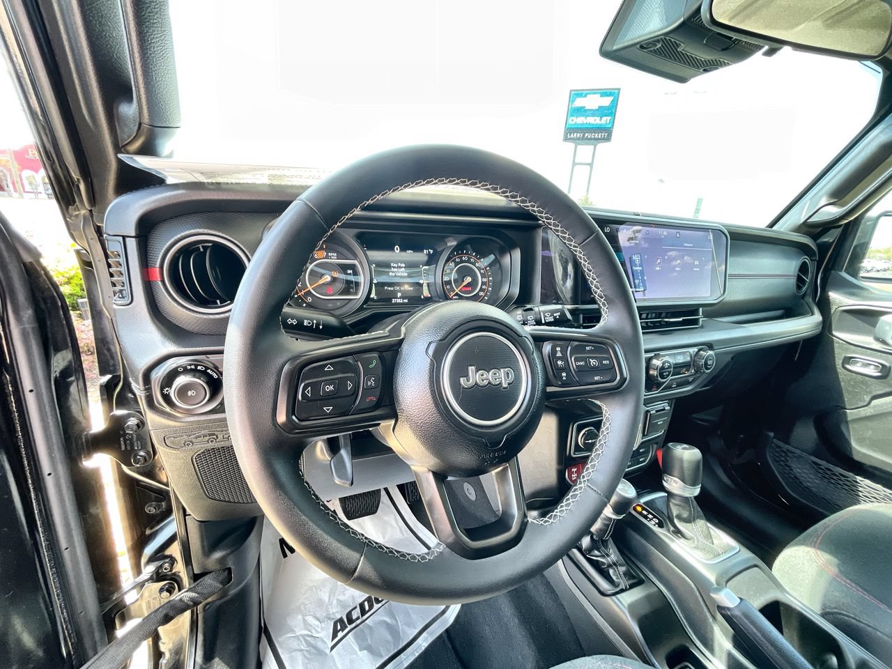 Used 2025 Jeep Wrangler Unlimited Rubicon AWD/4WD image 10