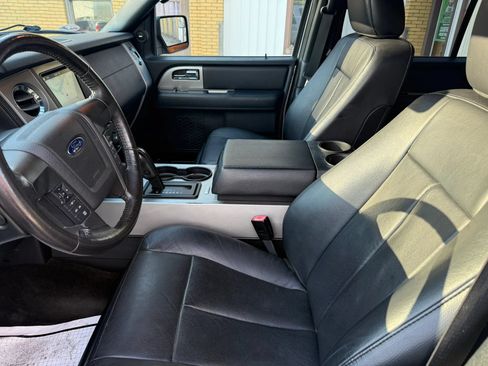 Used 2016 Ford Expedition XLT w/ Equipment Group 202A AWD/4WD image 13