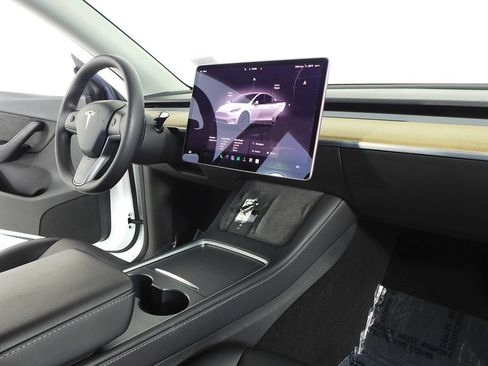Used 2022 Tesla Model Y Performance AWD/4WD image 13
