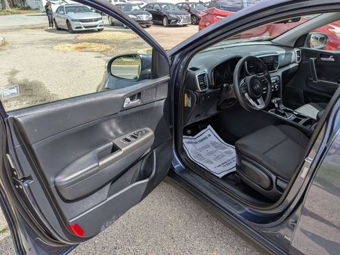 Used 2021 Kia Sportage LX FWD image 12