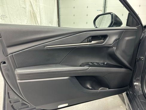 Used 2025 Toyota Camry XSE image 8