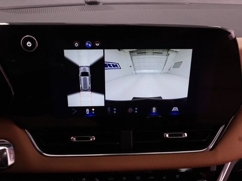 Used 2025 Chevrolet Equinox ACTIV w/ Safety and Technology Package FWD image 28