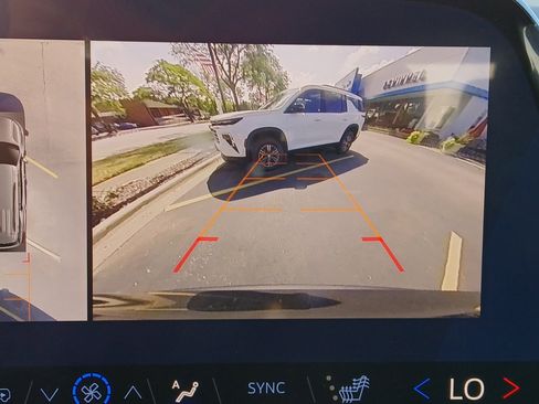 New 2026 Chevrolet Traverse LT w/ Driver Confidence Package image 14