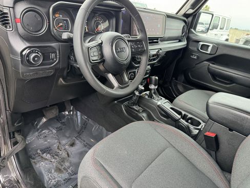 Certified 2025 Jeep Wrangler Unlimited Rubicon AWD/4WD image 14