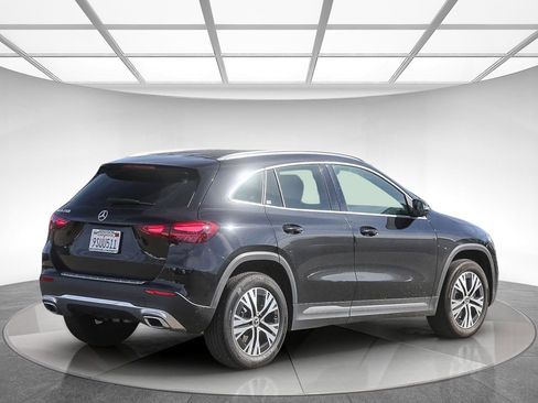 Certified 2025 Mercedes-Benz GLA 250 image 3