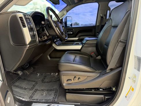 Used 2019 Chevrolet Silverado 3500 LTZ w/ Duramax Plus Package image 20
