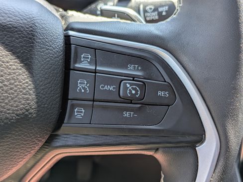 Used 2024 Jeep Grand Cherokee L Laredo AWD/4WD image 22