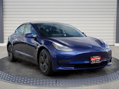 Used 2023 Tesla Model 3 Standard Range RWD image 1