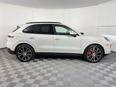 Certified 2024 Porsche Cayenne S AWD/4WD image 8