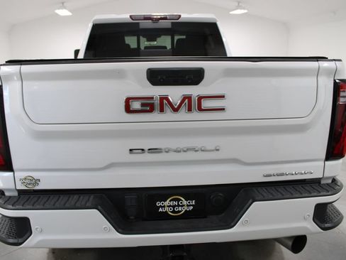 Used 2024 GMC Sierra 2500 Denali w/ Denali Reserve Package AWD/4WD image 8
