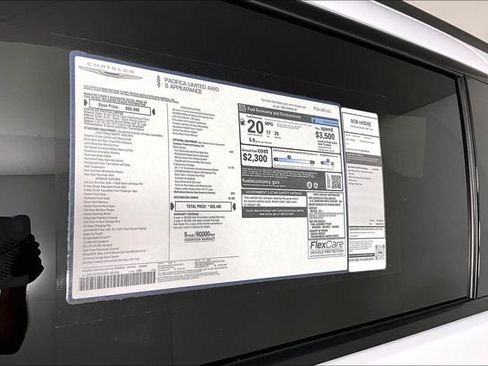 New 2027 Chrysler Pacifica Limited w/ S Appearance Package AWD/4WD image 14