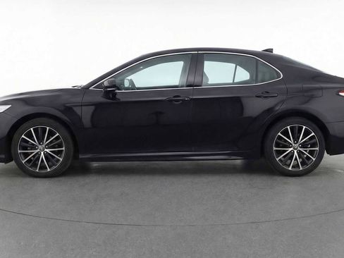 Used 2023 Toyota Camry SE image 5