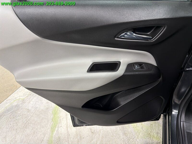 Used 2020 Chevrolet Equinox LS AWD/4WD image 28