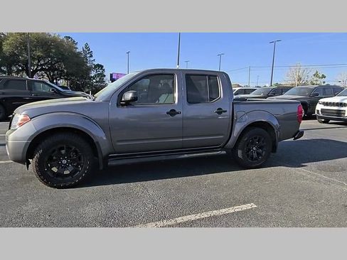 Used 2020 Nissan Frontier SV w/ Midnight Edition Floor Mats image 23