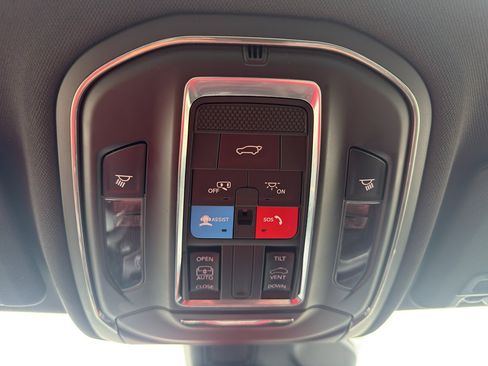 Used 2024 Jeep Grand Cherokee L Altitude AWD/4WD image 22