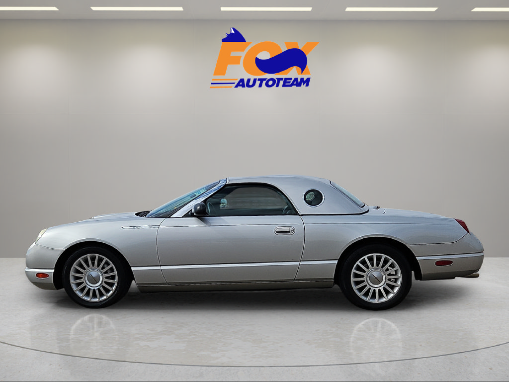 Used 2005 Ford Thunderbird RWD image 2