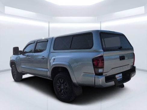 Used 2022 Toyota Tacoma SR5 w/ Technology Package RWD image 5