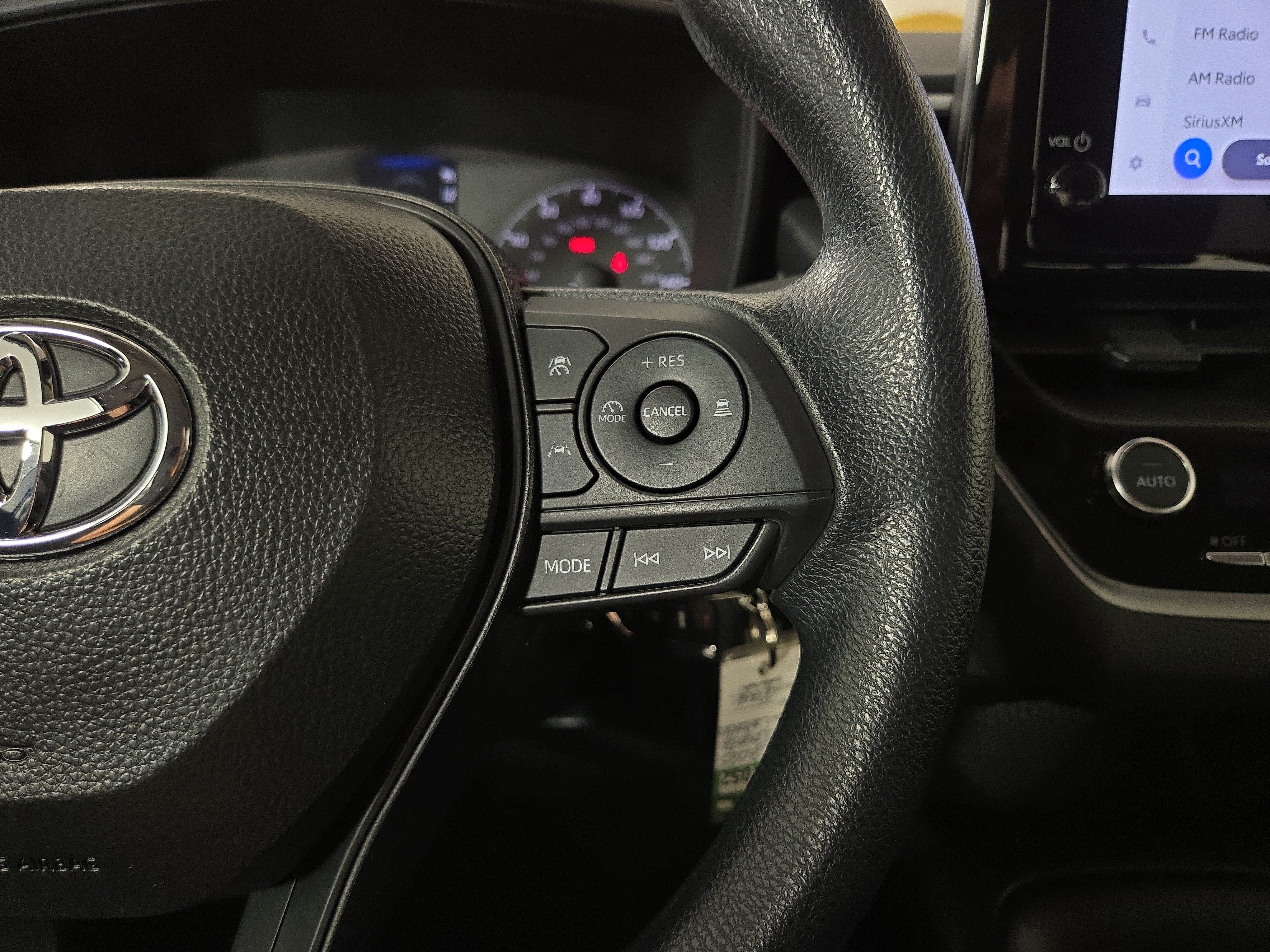 Used 2025 Toyota Corolla LE FWD image 16