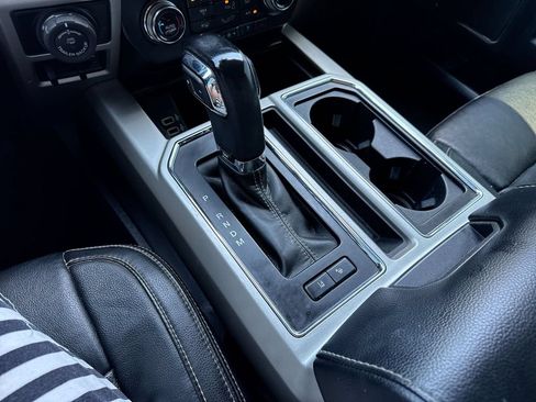 Used 2019 Ford F150 Lariat w/ Equipment Group 502A Luxury AWD/4WD image 20
