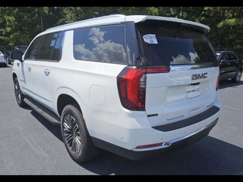 Used 2026 GMC Yukon XL Elevation w/ Elevation Premium Package AWD/4WD image 5