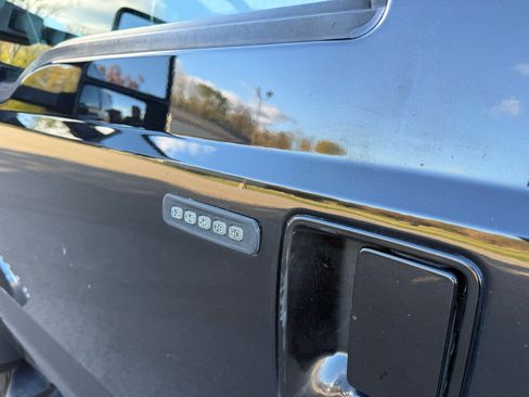 Used 2013 Ford F450 Lariat w/ Lariat Interior Pkg image 15